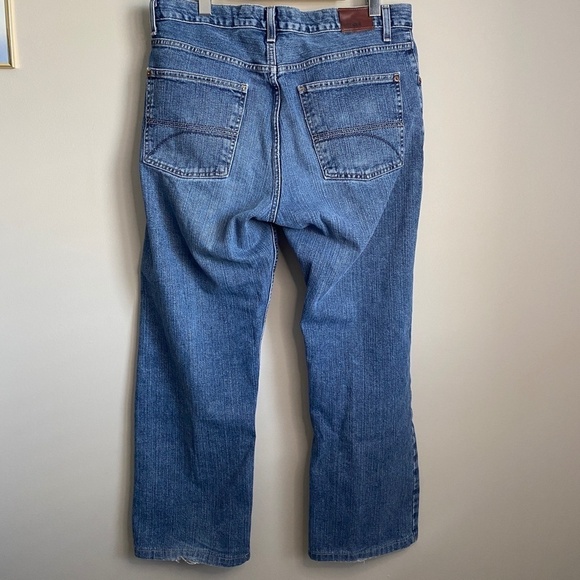 Tommy Hilfiger Men's Freedom Fit Standard Wash Jeans - Picture 5 of 15